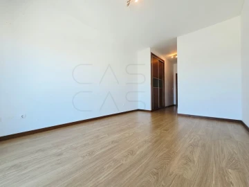 Apartamento T2 para Arrendamento em Fernao Ferro