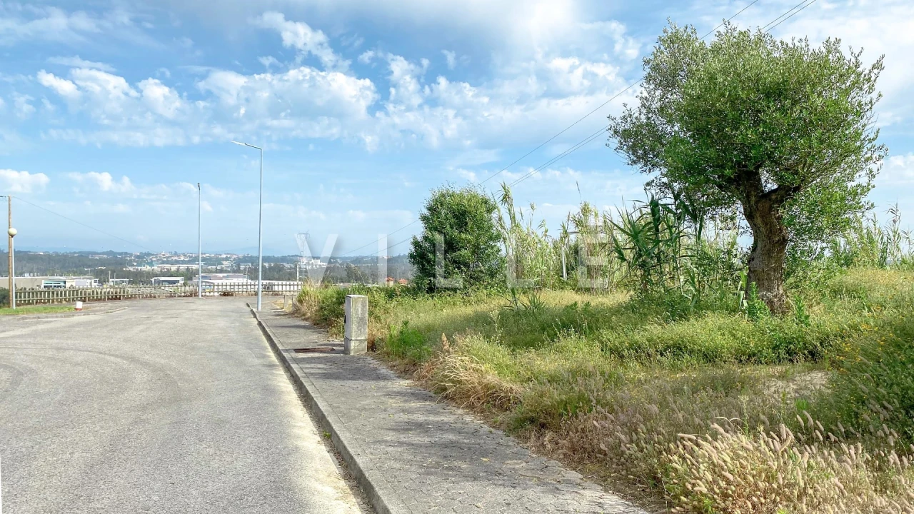 Terreno para Venda em Requeixo, Nossa Senhora de Fátima e Nariz Foto 1