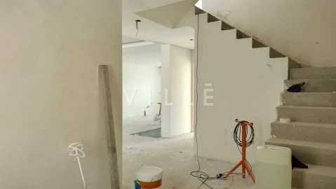 Moradia T4 para Venda em Esgueira