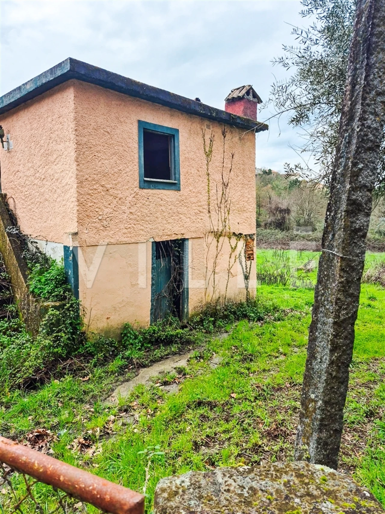 Moradia T0 para Venda em São Miguel do Mato Foto 8