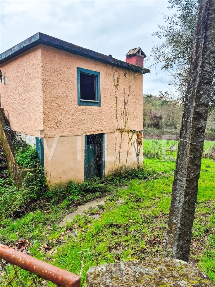 Moradia T0 para Venda em São Miguel do Mato Foto 8