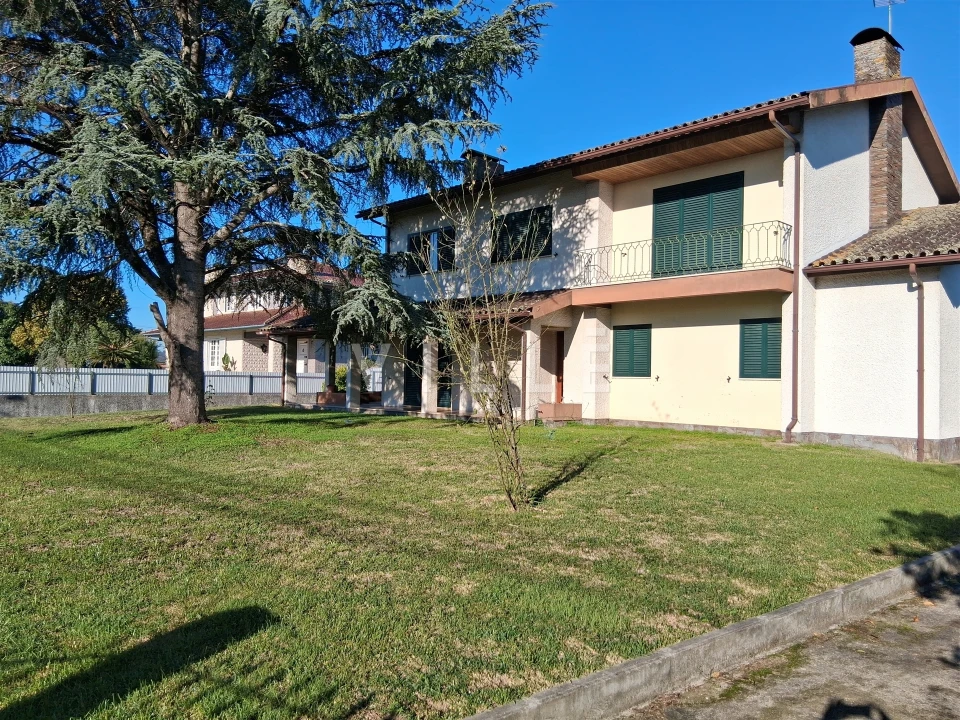 Moradia T5 para Venda em Valongo do Vouga Foto 9
