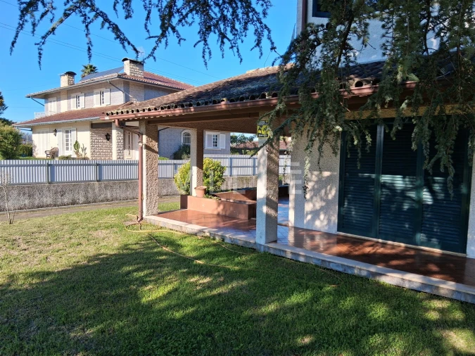 Moradia T5 para Venda em Valongo do Vouga Foto 3