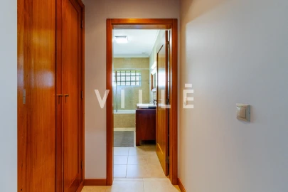 Moradia T4 para Venda em Canelas e Fermelã