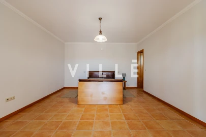 Moradia T4 para Venda em Canelas e Fermelã