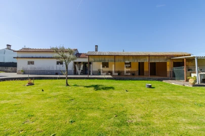 Moradia T3 para Venda em Branca