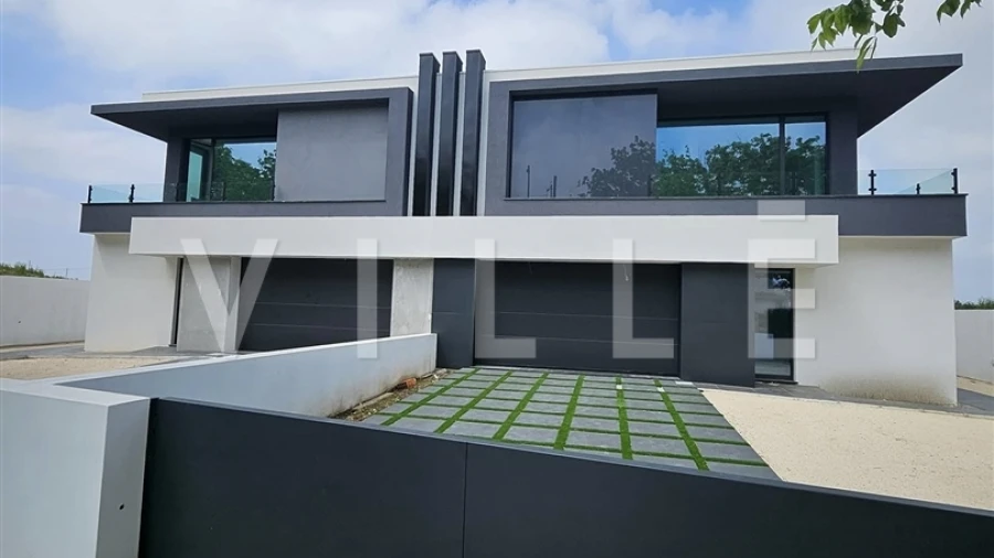 Moradia T4 para Venda em Santa Joana