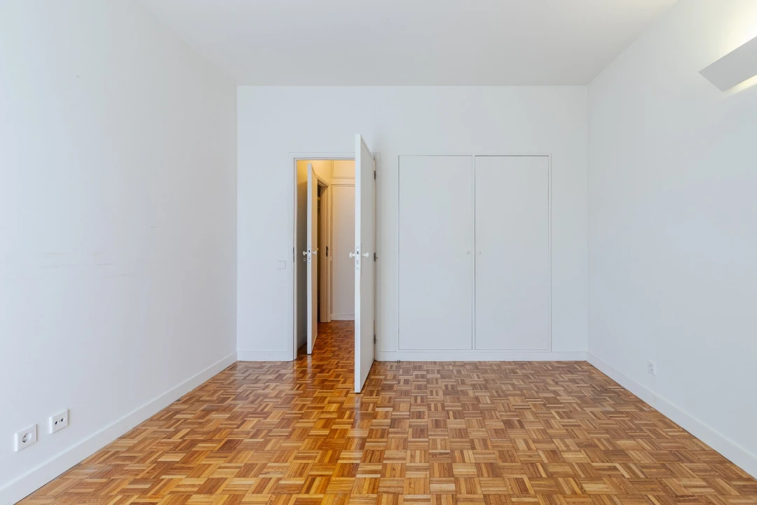 Apartamento T3 para Arrendamento em Lordelo do Ouro e Massarelos Foto 33