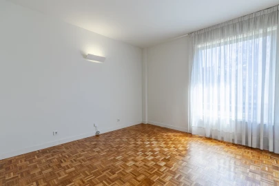 Apartamento T3 para Arrendamento em Lordelo do Ouro e Massarelos