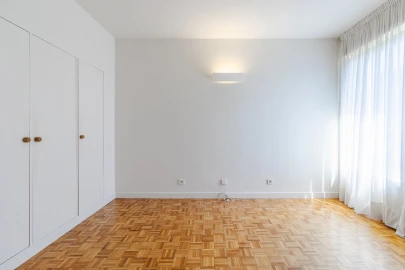 Apartamento T3 para Arrendamento em Lordelo do Ouro e Massarelos