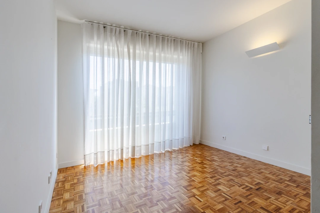 Apartamento T3 para Arrendamento em Lordelo do Ouro e Massarelos Foto 39