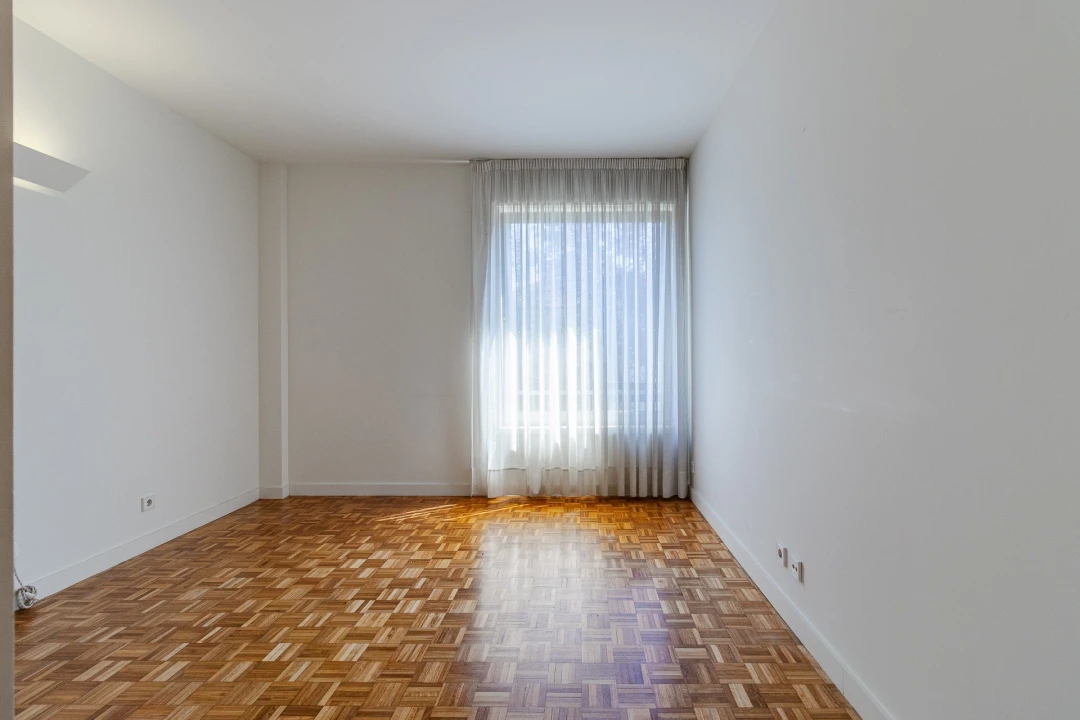 Apartamento T3 para Arrendamento em Lordelo do Ouro e Massarelos Foto 30