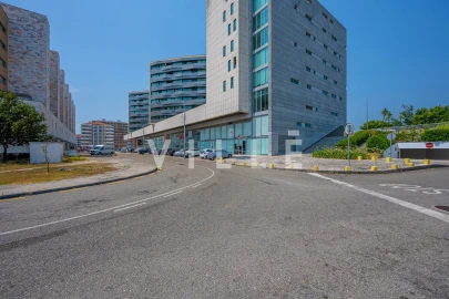 Apartamento T1 para Arrendamento em Aradas