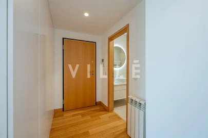 Apartamento T1 para Arrendamento em Aradas