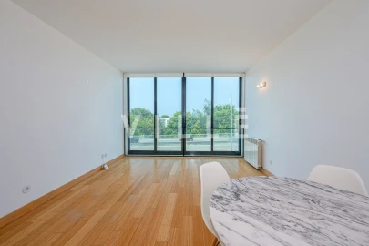 Apartamento T1 para Arrendamento em Aradas