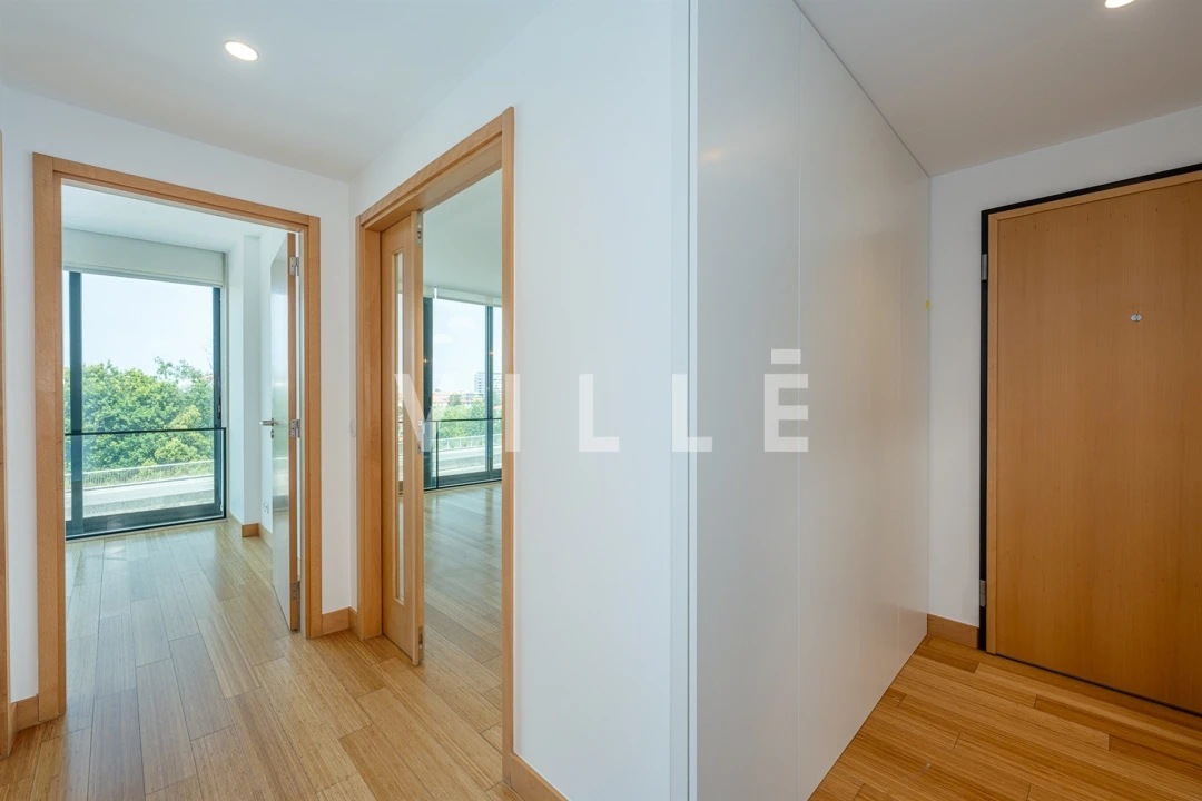 Apartamento T1 para Arrendamento em Aradas Foto 17