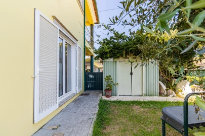 Moradia T4 para Venda em Santa Joana