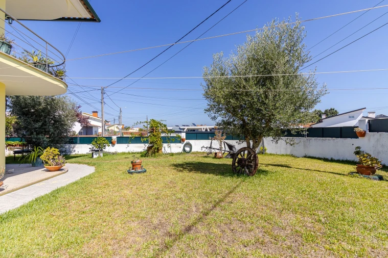 Moradia T4 para Venda em Santa Joana Foto 46