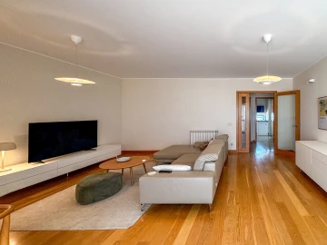 Apartamento T2 para Arrendamento em Glória e Vera Cruz