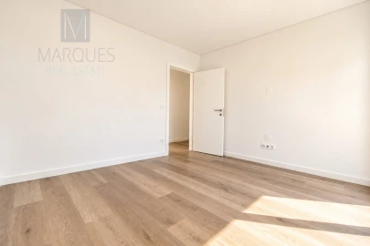 Moradia T4 para Venda em Corroios
