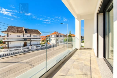 Moradia T4 para Venda em Corroios