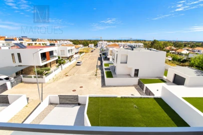 Moradia T4 para Venda em Corroios
