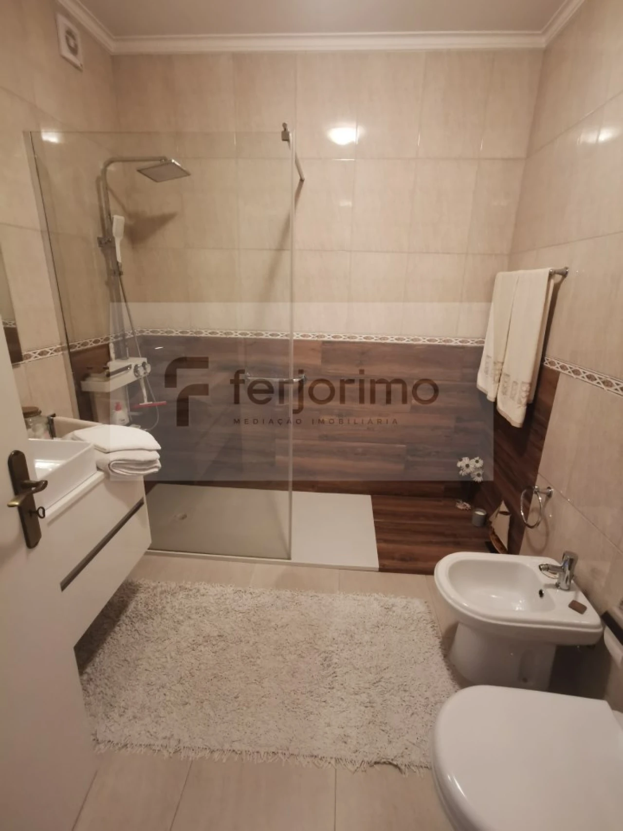 Moradia T4 para Venda em Fermentões Foto 38