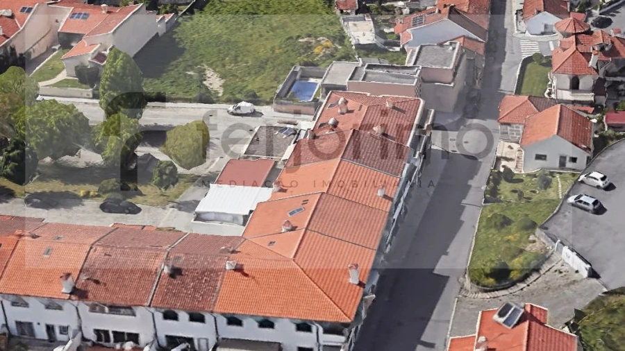 Moradia T4 para Venda em Fermentões