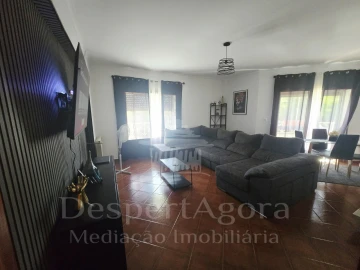 Apartamento T3 para Arrendamento em Nossa Sra de Fatima