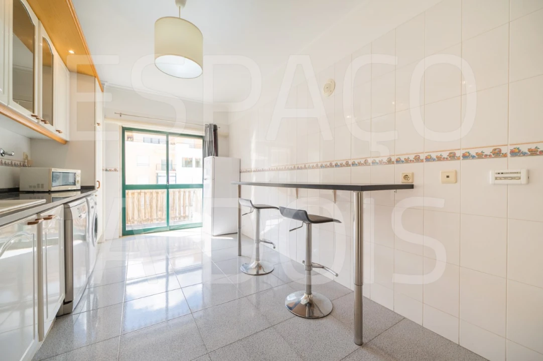 Apartamento T2 para Arrendamento em Queluz e Belas Foto 11