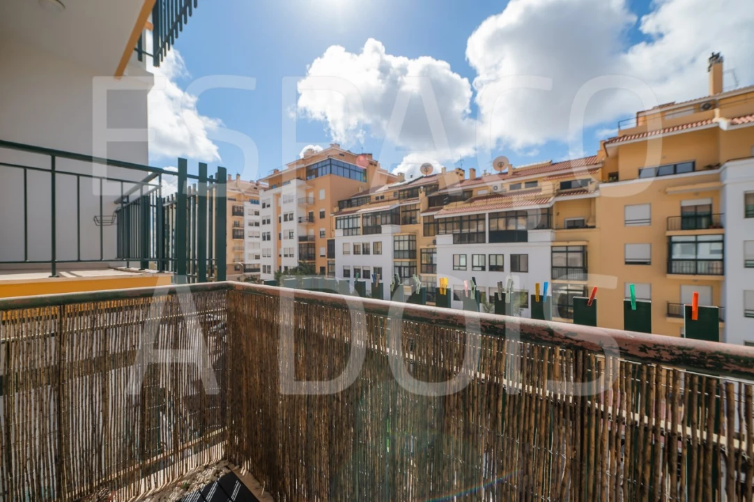 Apartamento T2 para Arrendamento em Queluz e Belas Foto 15