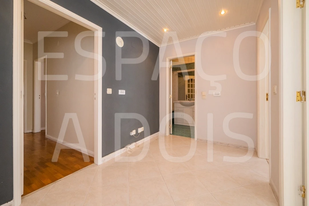 Apartamento T2 para Arrendamento em Queluz e Belas Foto 20