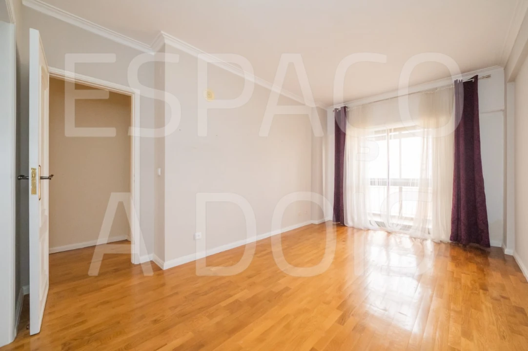 Apartamento T2 para Arrendamento em Queluz e Belas Foto 26