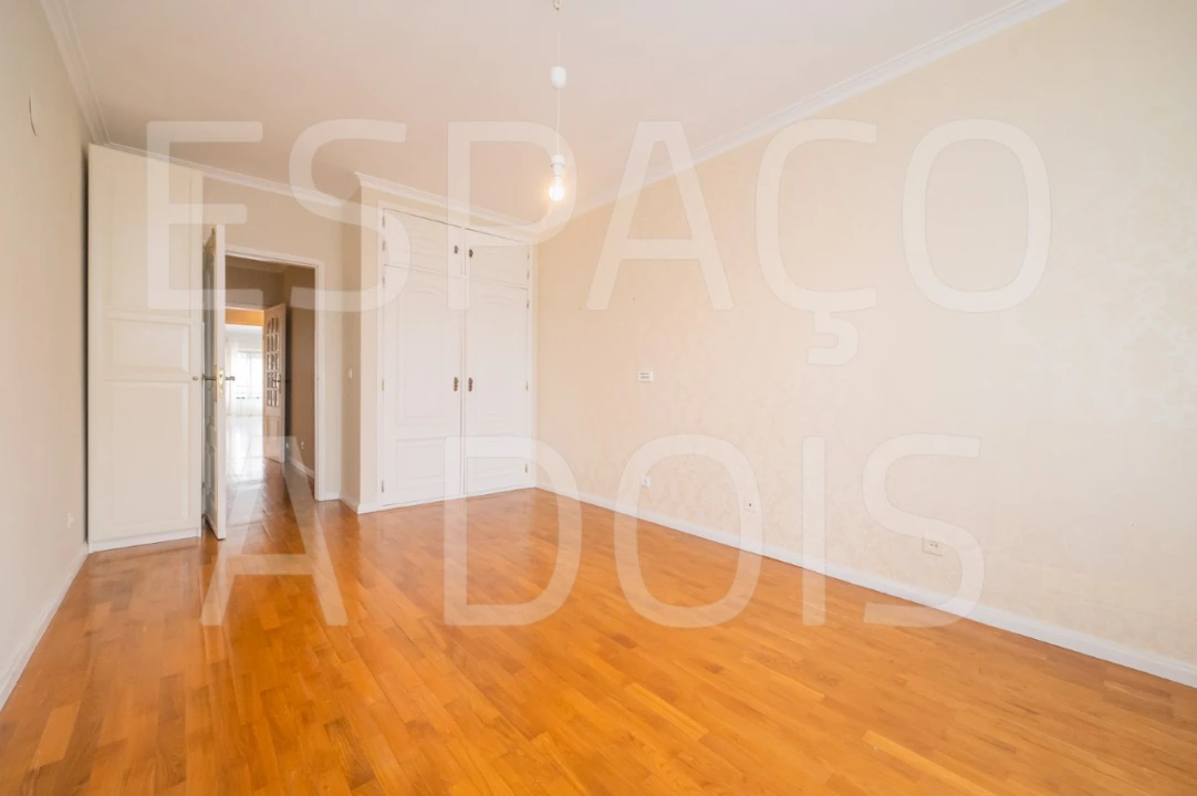 Apartamento T2 para Arrendamento em Queluz e Belas Foto 34