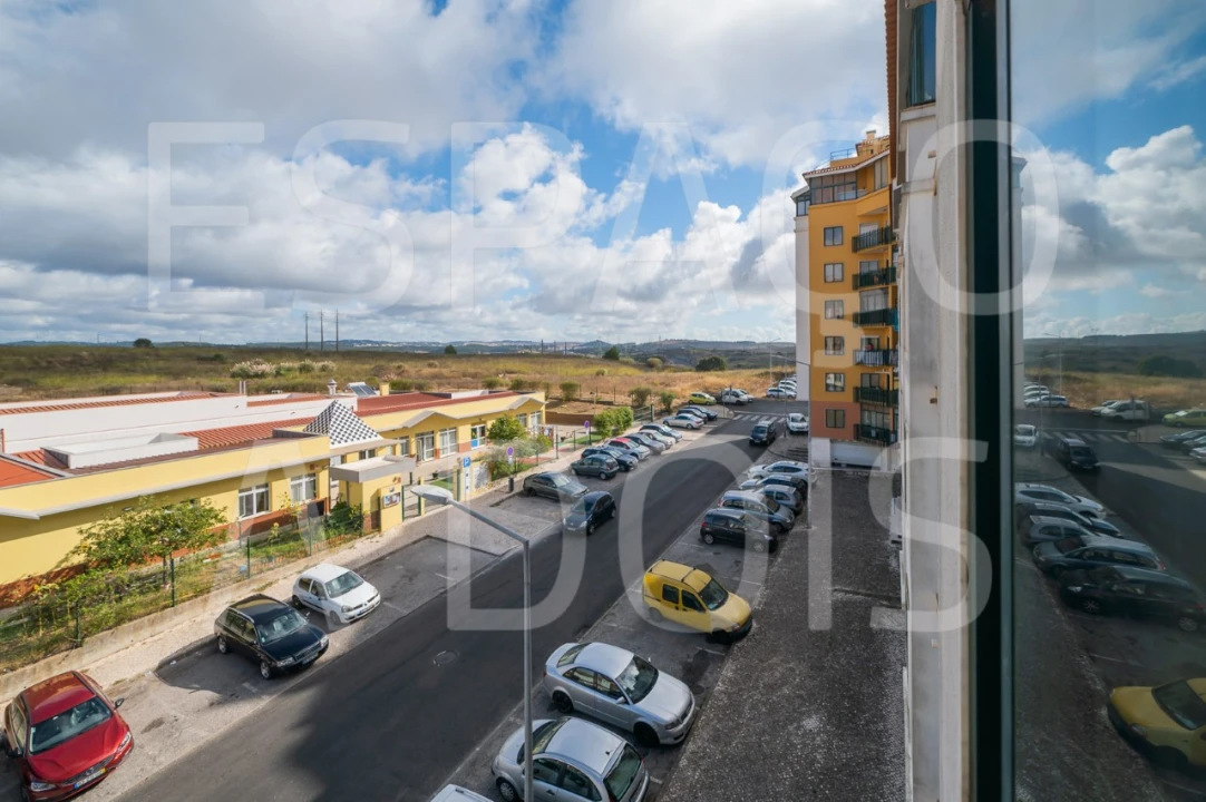 Apartamento T2 para Arrendamento em Queluz e Belas Foto 36