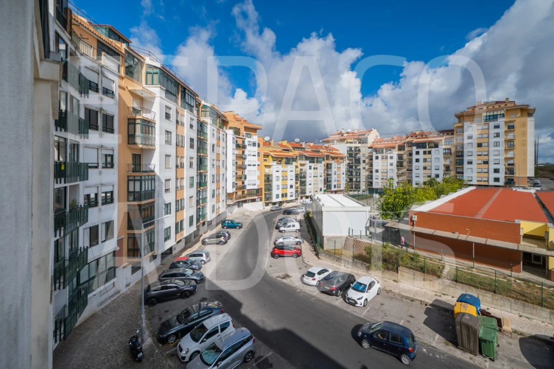 Apartamento T2 para Arrendamento em Queluz e Belas Foto 47