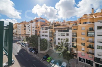 Apartamento T2 para Arrendamento em Queluz e Belas
