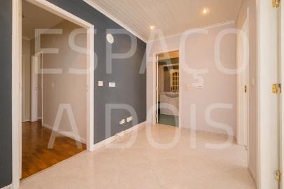 Apartamento T2 para Arrendamento em Queluz e Belas