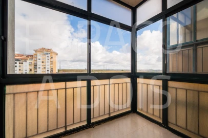 Apartamento T2 para Arrendamento em Queluz e Belas