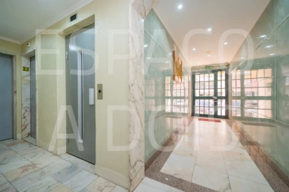Apartamento T2 para Arrendamento em Queluz e Belas