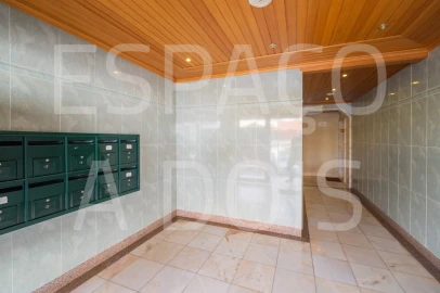 Apartamento T2 para Arrendamento em Queluz e Belas