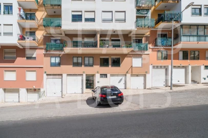 Apartamento T2 para Arrendamento em Queluz e Belas