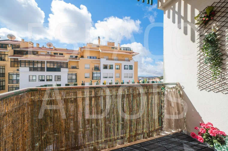 Apartamento T2 para Arrendamento em Queluz e Belas Foto 14