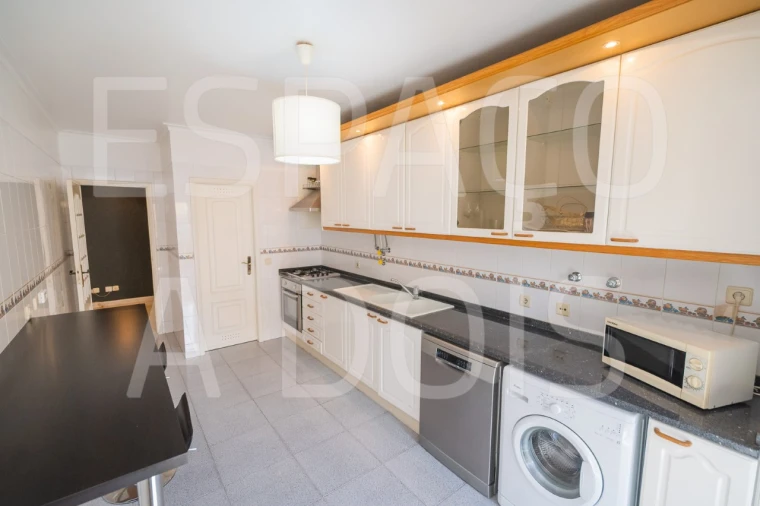 Apartamento T2 para Arrendamento em Queluz e Belas Foto 19