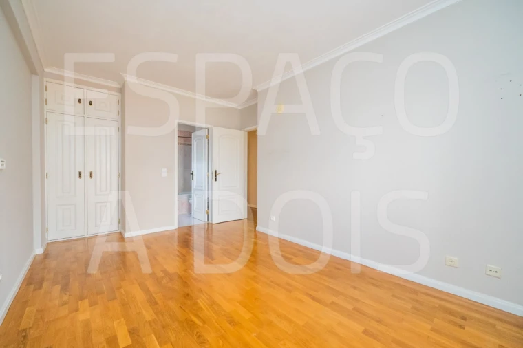Apartamento T2 para Arrendamento em Queluz e Belas Foto 25