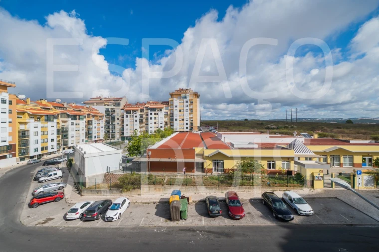 Apartamento T2 para Arrendamento em Queluz e Belas Foto 35