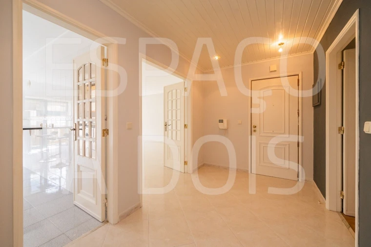 Apartamento T2 para Arrendamento em Queluz e Belas Foto 41