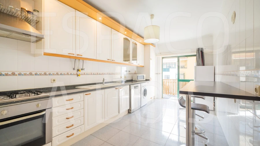 Apartamento T2 para Arrendamento em Queluz e Belas