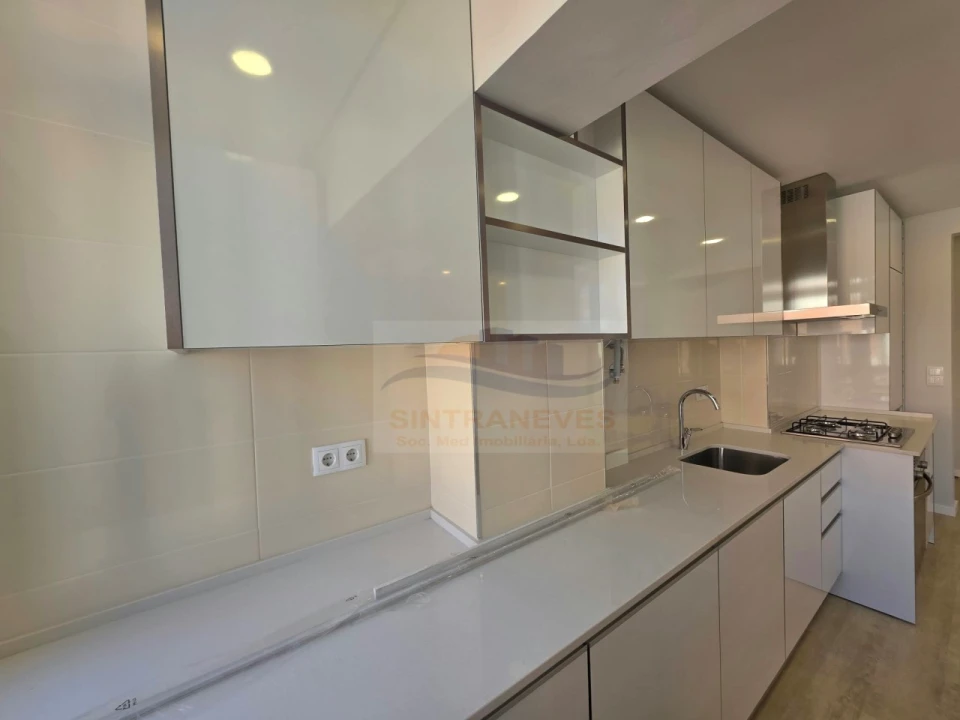 Apartamento T2 para Venda em Águas Livres Foto 4