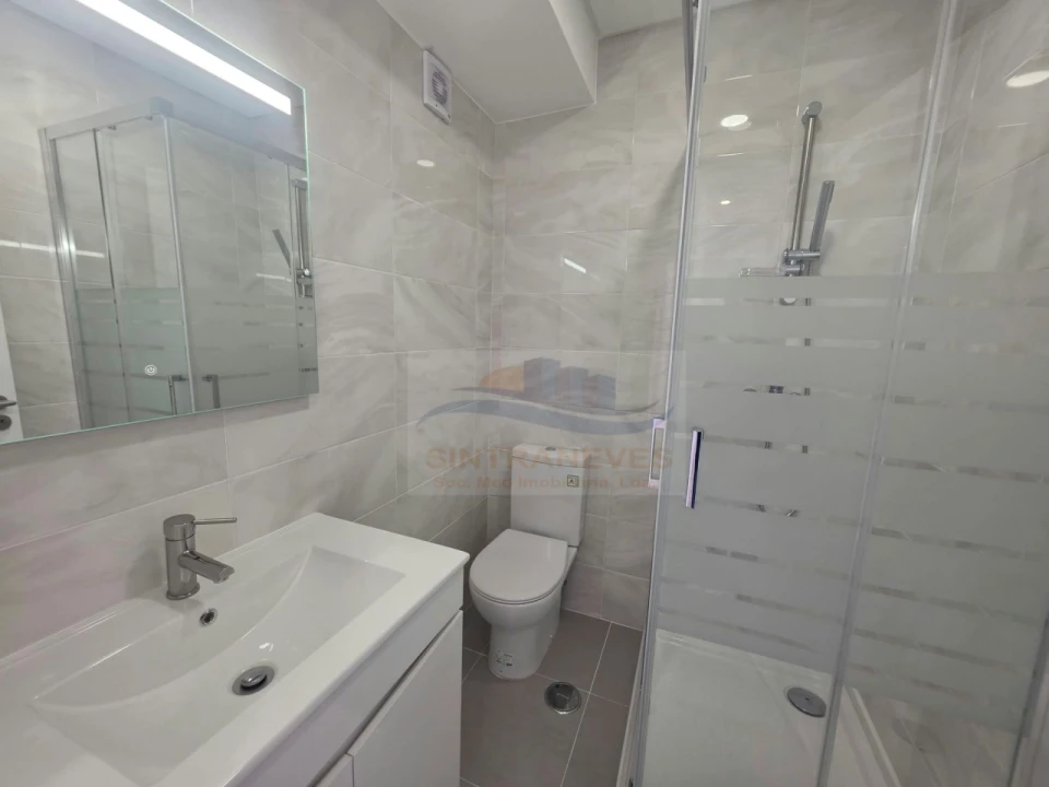 Apartamento T2 para Venda em Águas Livres Foto 18